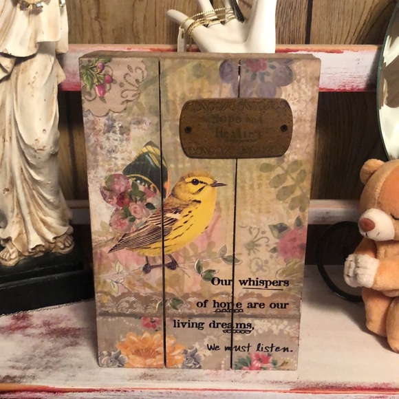 New Kelly Rae Roberts Wooden Wall Plaque “HOPE and HEALING”! - Picture 11 of 17